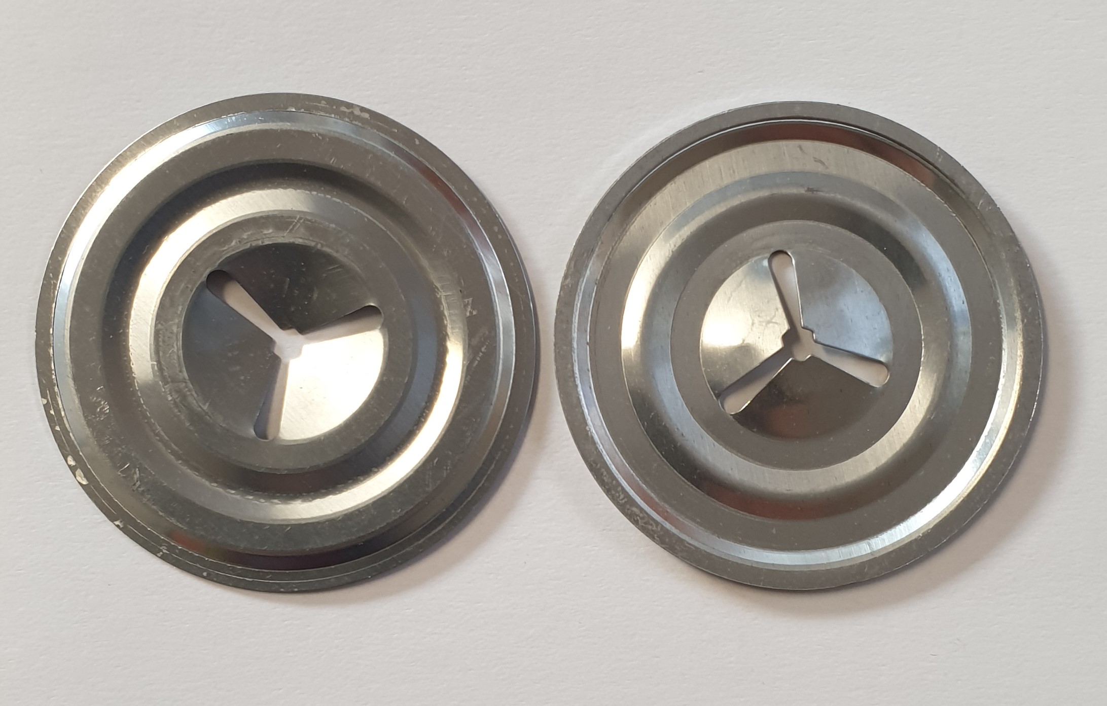 ISO - samosvorná úchytka D 4 ZI pr. 60 mm